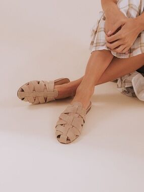 Steve Madden Beige Suede Woven JANSEN Mule